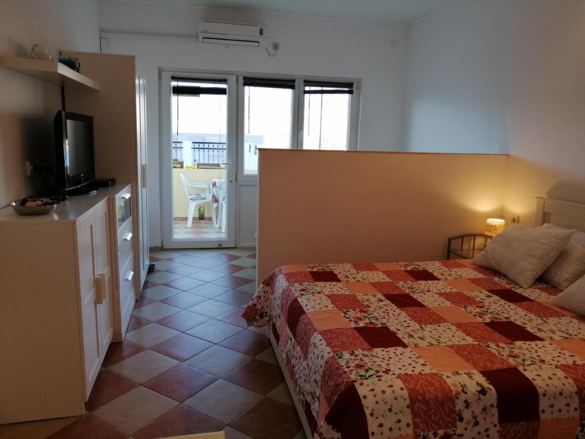 Family Apartments Grguric Pag Town Εξωτερικό φωτογραφία