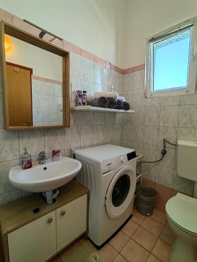 Family Apartments Grguric Pag Town Εξωτερικό φωτογραφία