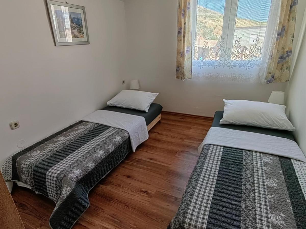 Family Apartments Grguric Pag Town Εξωτερικό φωτογραφία