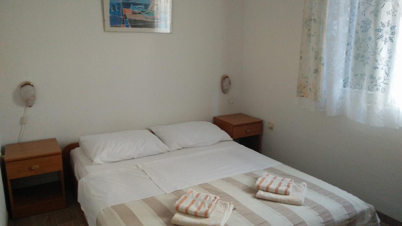 Family Apartments Grguric Pag Town Εξωτερικό φωτογραφία